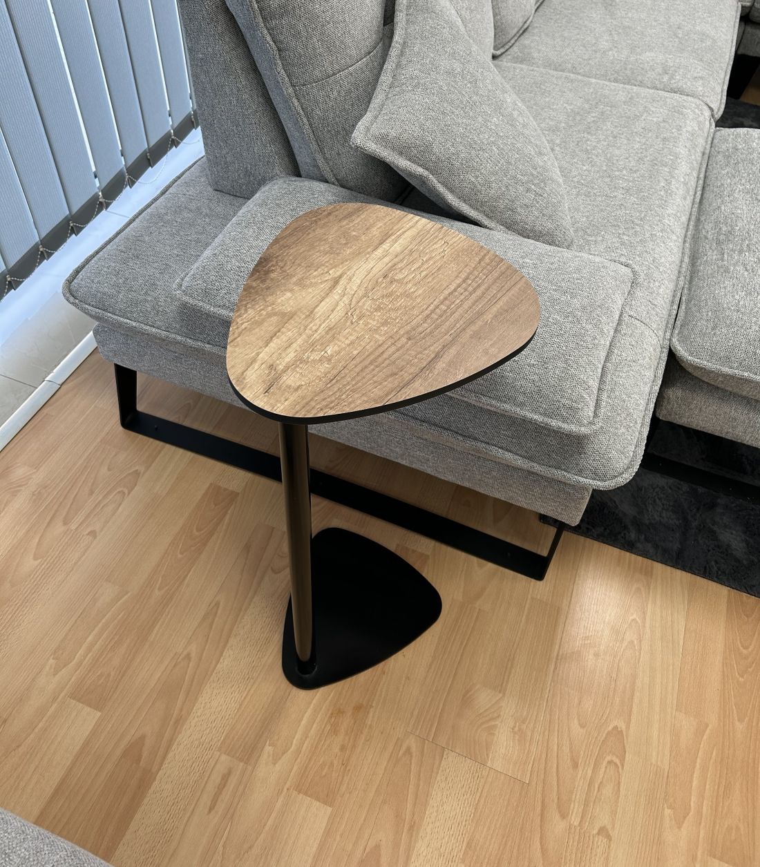 AT-05 — Arm Table Ahikos